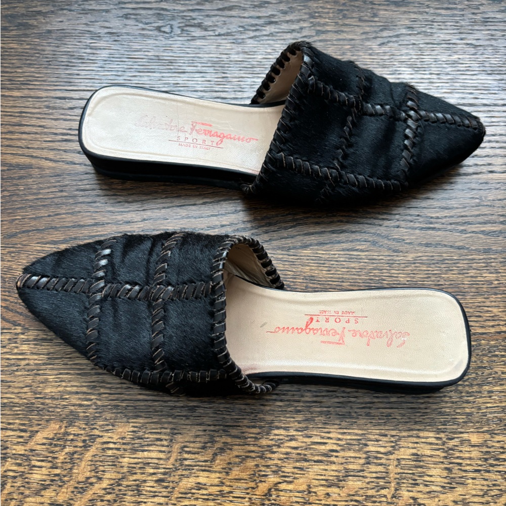 Salvatore Ferragamo Cow Hide Slide-On Loafer Mules in Black. Size 9.5. - Picture 3 of 5